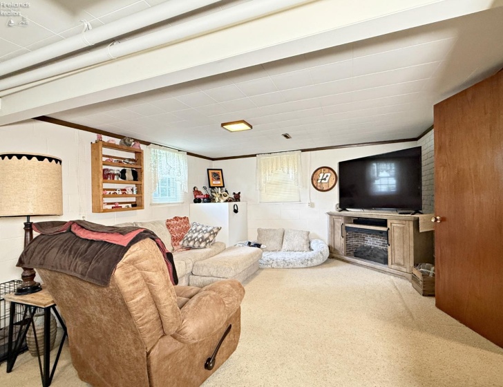 100 Hillcrest Drive, Tiffin, 44883, 3 Bedrooms Bedrooms, ,2 BathroomsBathrooms,Residential,For Sale,Hillcrest,20261521