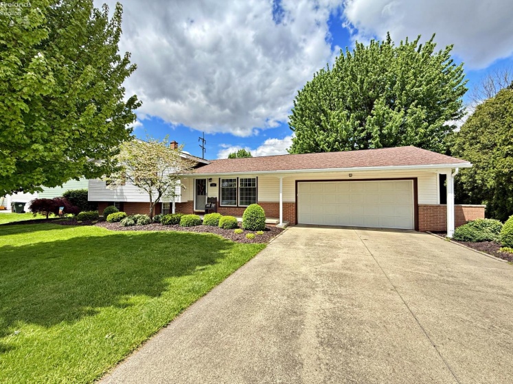 100 Hillcrest Drive, Tiffin, 44883, 3 Bedrooms Bedrooms, ,2 BathroomsBathrooms,Residential,For Sale,Hillcrest,20261521