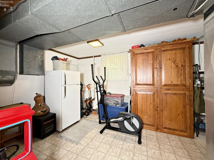 100 Hillcrest Drive, Tiffin, 44883, 3 Bedrooms Bedrooms, ,2 BathroomsBathrooms,Residential,For Sale,Hillcrest,20261521