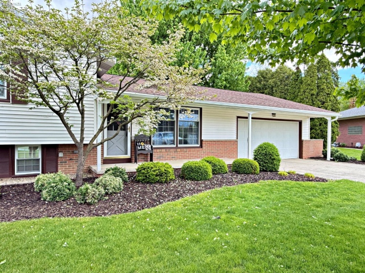 100 Hillcrest Drive, Tiffin, 44883, 3 Bedrooms Bedrooms, ,2 BathroomsBathrooms,Residential,For Sale,Hillcrest,20261521