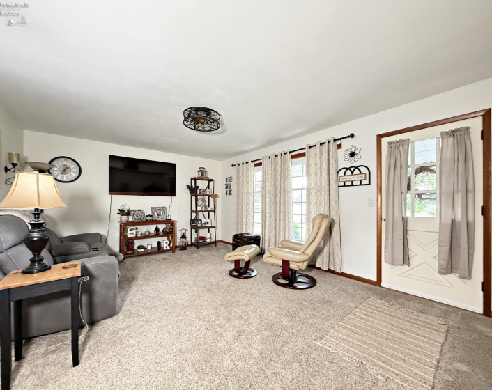 100 Hillcrest Drive, Tiffin, 44883, 3 Bedrooms Bedrooms, ,2 BathroomsBathrooms,Residential,For Sale,Hillcrest,20261521