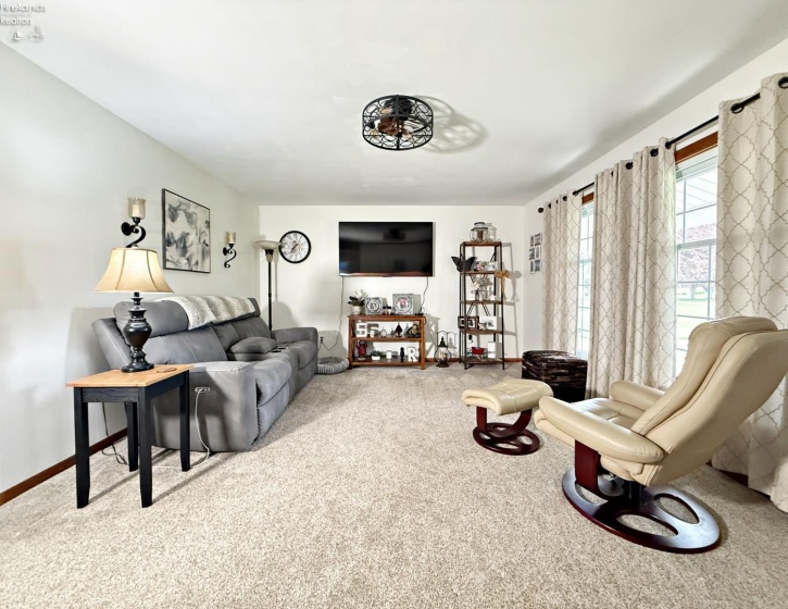 100 Hillcrest Drive, Tiffin, 44883, 3 Bedrooms Bedrooms, ,2 BathroomsBathrooms,Residential,For Sale,Hillcrest,20261521