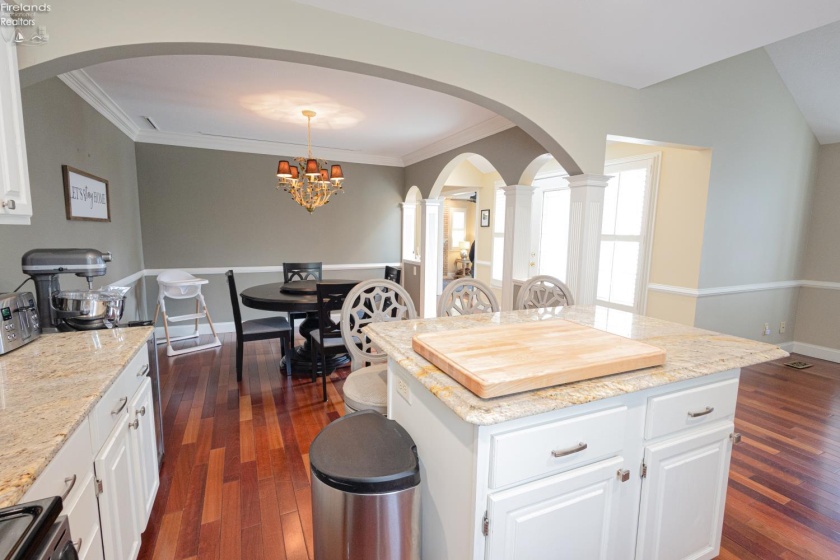 1511 Timber Lake Lane, Sandusky, 44870, 2 Bedrooms Bedrooms, ,3 BathroomsBathrooms,Residential,For Sale,Timber Lake,20261575