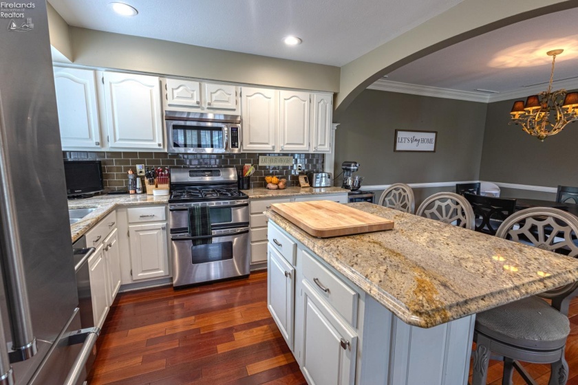 1511 Timber Lake Lane, Sandusky, 44870, 2 Bedrooms Bedrooms, ,3 BathroomsBathrooms,Residential,For Sale,Timber Lake,20261575