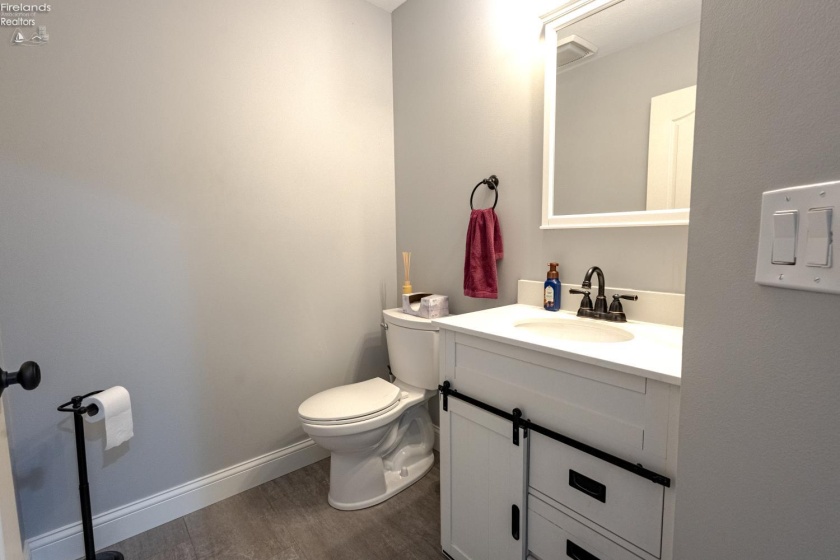 1511 Timber Lake Lane, Sandusky, 44870, 2 Bedrooms Bedrooms, ,3 BathroomsBathrooms,Residential,For Sale,Timber Lake,20261575