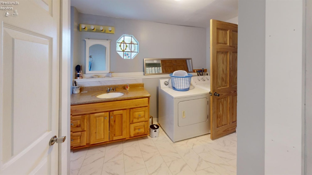 1322 Moore Street, Fremont, 43420, 2 Bedrooms Bedrooms, ,2 BathroomsBathrooms,Residential,For Sale,Moore,20261583