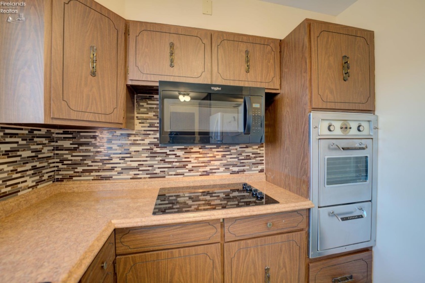 3805 N Hogan, Lorain, 44053, 3 Bedrooms Bedrooms, ,1 BathroomBathrooms,Residential,For Sale,N Hogan,20261415