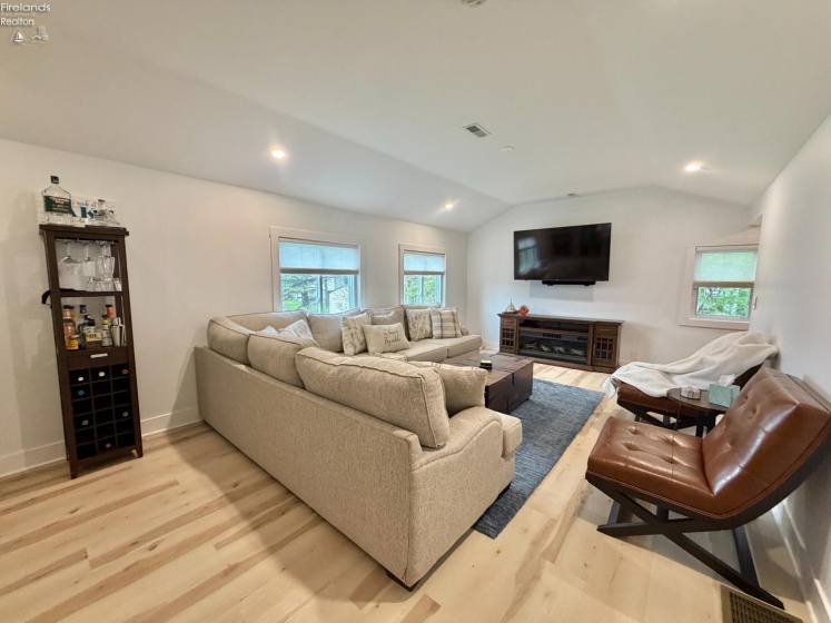 1600 Buck Rd, Marblehead, 43440, 3 Bedrooms Bedrooms, ,2 BathroomsBathrooms,Residential,For Sale,Buck Rd,20261508