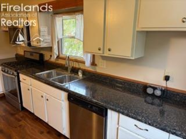 491 E Perry St., Tiffin, 44883, 3 Bedrooms Bedrooms, ,1 BathroomBathrooms,Residential,For Sale,E Perry St.,20261427