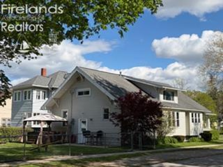 491 E Perry St., Tiffin, 44883, 3 Bedrooms Bedrooms, ,1 BathroomBathrooms,Residential,For Sale,E Perry St.,20261427