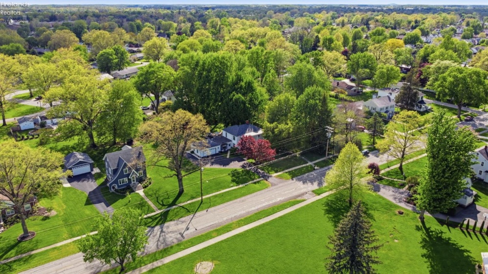 400 Coe Street, Tiffin, 44883, 4 Bedrooms Bedrooms, ,3 BathroomsBathrooms,Residential,For Sale,Coe,20261596