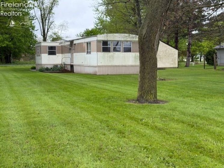 820 Sunny Acres, Fremont, 43420, 2 Bedrooms Bedrooms, ,1 BathroomBathrooms,Residential,For Sale,Sunny Acres,20261570