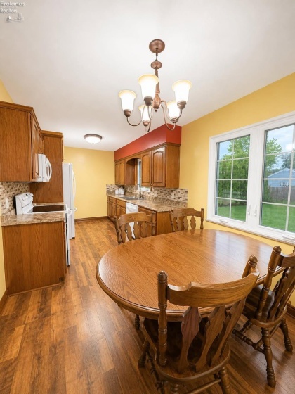 2843 Castleton, Toledo, 43613, 2 Bedrooms Bedrooms, ,1 BathroomBathrooms,Residential,For Sale,Castleton,20261601