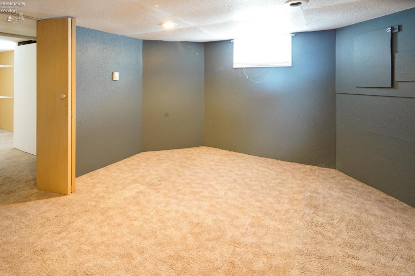 202 Louise Avenue, Bellevue, 44811, 2 Bedrooms Bedrooms, ,1 BathroomBathrooms,Residential,For Sale,Louise,20261249