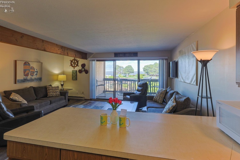 1801 Perry Street, Port Clinton, 43452, 1 Bedroom Bedrooms, ,1 BathroomBathrooms,Residential,For Sale,Perry,20261559