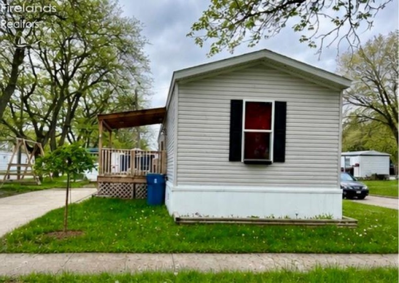 203 Midvale Avenue, Clyde, 43410, ,2 BathroomsBathrooms,Residential,For Sale,Midvale,20261571