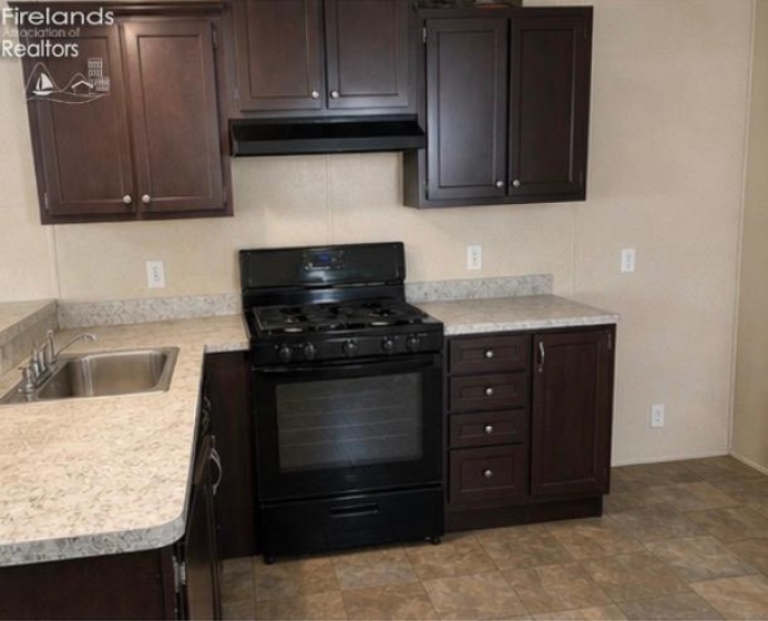 203 Midvale Avenue, Clyde, 43410, ,2 BathroomsBathrooms,Residential,For Sale,Midvale,20261571