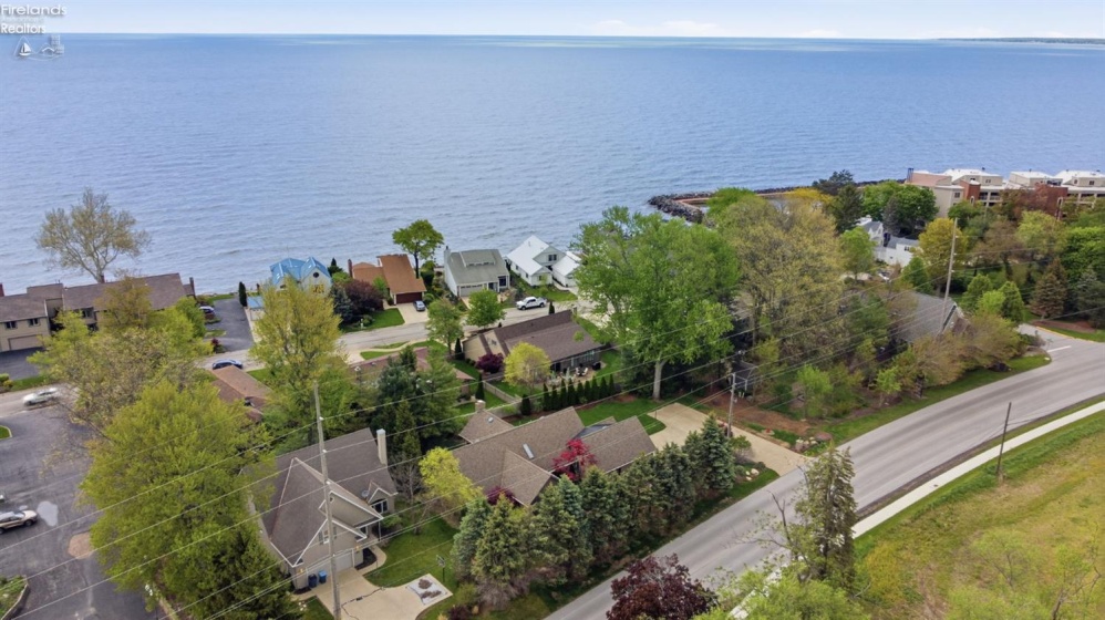 1135 By The Shores Drive, Huron, 44839, 5 Bedrooms Bedrooms, ,3 BathroomsBathrooms,Residential,For Sale,By The Shores,20261585