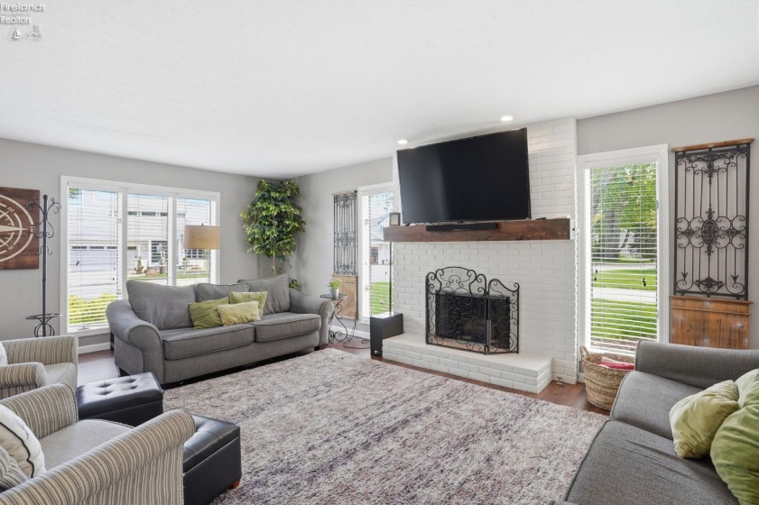 1135 By The Shores Drive, Huron, 44839, 5 Bedrooms Bedrooms, ,3 BathroomsBathrooms,Residential,For Sale,By The Shores,20261585