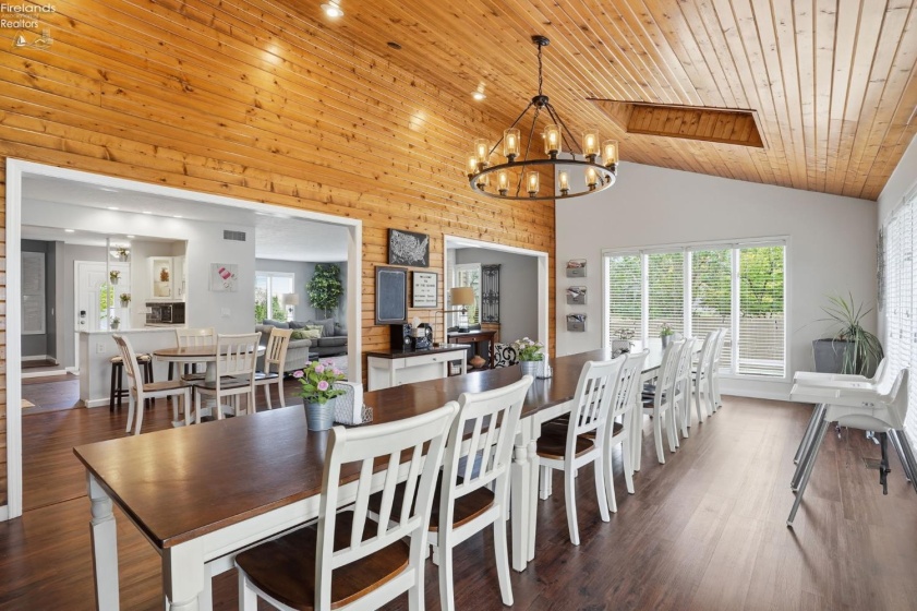 1135 By The Shores Drive, Huron, 44839, 5 Bedrooms Bedrooms, ,3 BathroomsBathrooms,Residential,For Sale,By The Shores,20261585