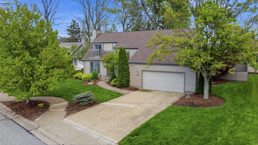 1135 By The Shores Drive, Huron, 44839, 5 Bedrooms Bedrooms, ,3 BathroomsBathrooms,Residential,For Sale,By The Shores,20261585