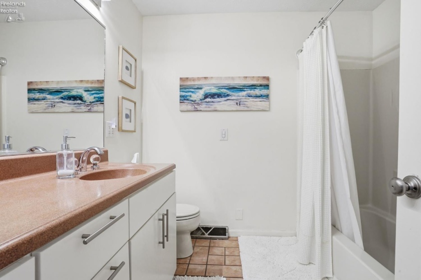 1135 By The Shores Drive, Huron, 44839, 5 Bedrooms Bedrooms, ,3 BathroomsBathrooms,Residential,For Sale,By The Shores,20261585