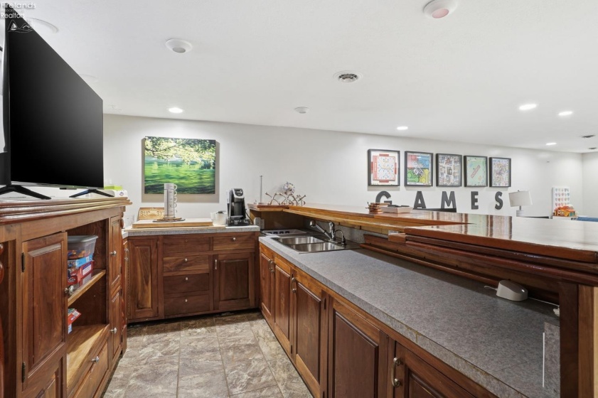 1135 By The Shores Drive, Huron, 44839, 5 Bedrooms Bedrooms, ,3 BathroomsBathrooms,Residential,For Sale,By The Shores,20261585