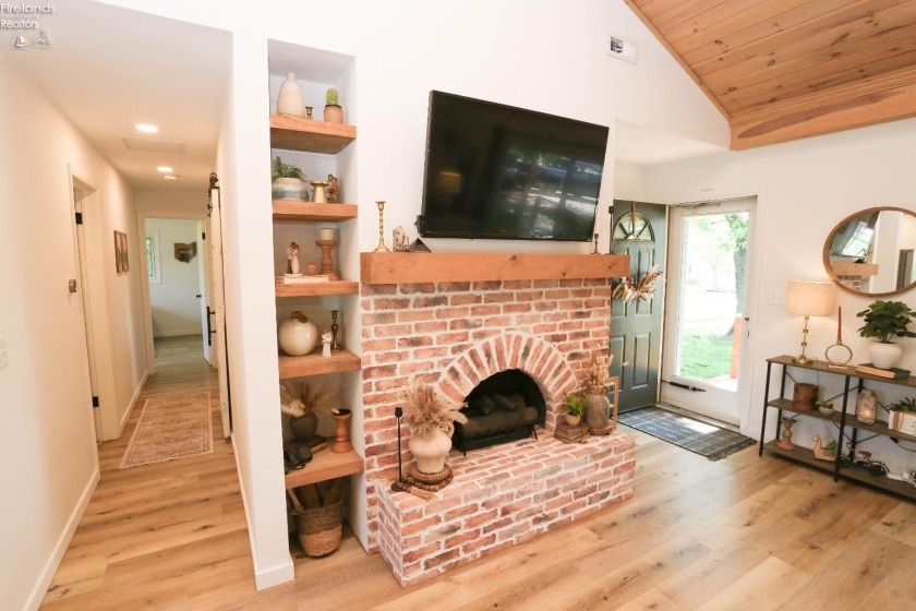 404 Riverside Drive, Fremont, 43420, 3 Bedrooms Bedrooms, ,3 BathroomsBathrooms,Residential,For Sale,Riverside,20261365