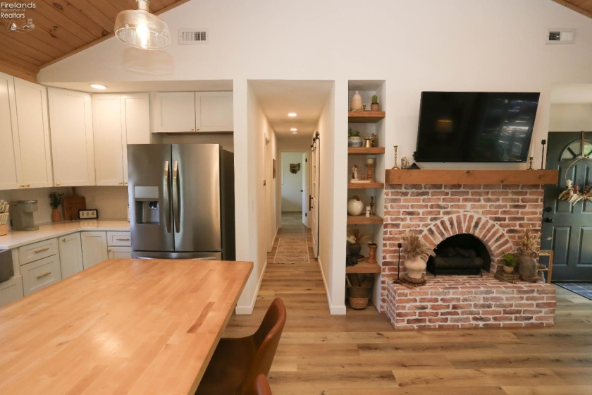 404 Riverside Drive, Fremont, 43420, 3 Bedrooms Bedrooms, ,3 BathroomsBathrooms,Residential,For Sale,Riverside,20261365