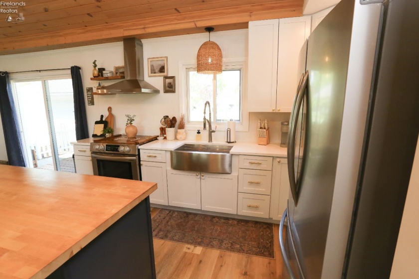404 Riverside Drive, Fremont, 43420, 3 Bedrooms Bedrooms, ,3 BathroomsBathrooms,Residential,For Sale,Riverside,20261365