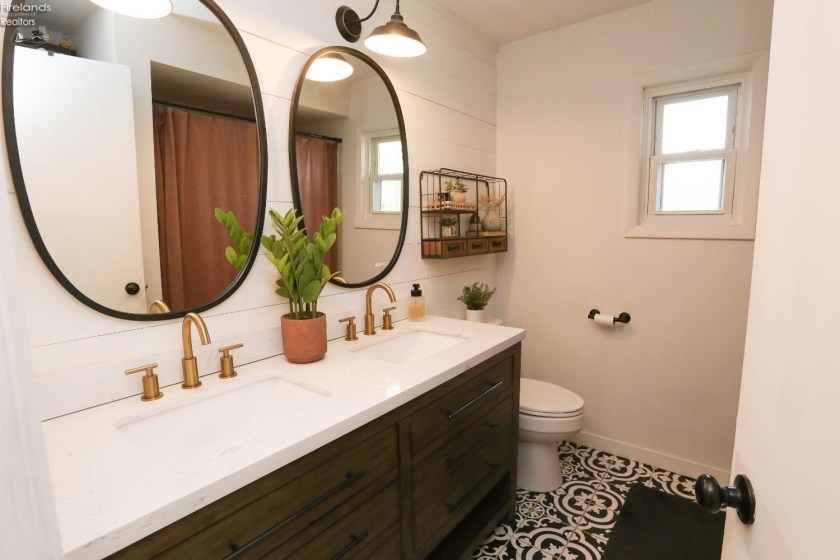404 Riverside Drive, Fremont, 43420, 3 Bedrooms Bedrooms, ,3 BathroomsBathrooms,Residential,For Sale,Riverside,20261365