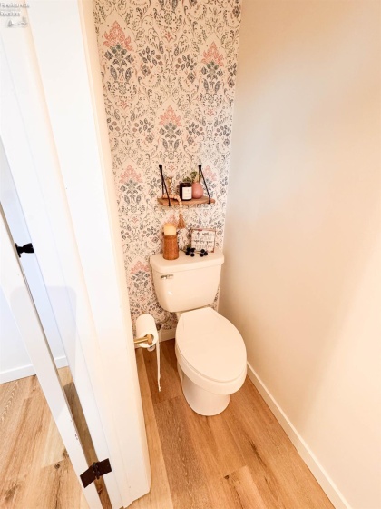 404 Riverside Drive, Fremont, 43420, 3 Bedrooms Bedrooms, ,3 BathroomsBathrooms,Residential,For Sale,Riverside,20261365