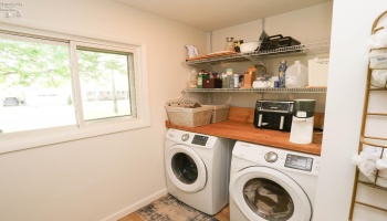 404 Riverside Drive, Fremont, 43420, 3 Bedrooms Bedrooms, ,3 BathroomsBathrooms,Residential,For Sale,Riverside,20261365
