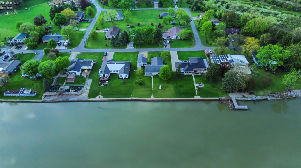 404 Riverside Drive, Fremont, 43420, 3 Bedrooms Bedrooms, ,3 BathroomsBathrooms,Residential,For Sale,Riverside,20261365