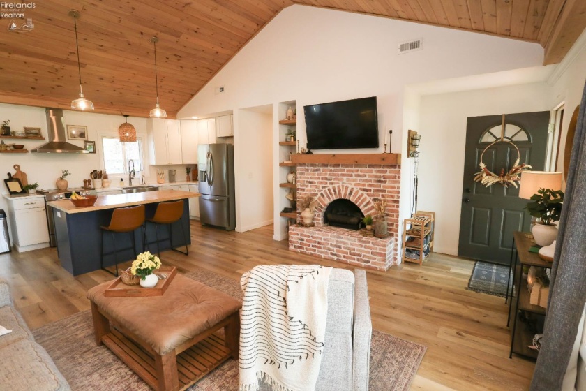 404 Riverside Drive, Fremont, 43420, 3 Bedrooms Bedrooms, ,3 BathroomsBathrooms,Residential,For Sale,Riverside,20261365