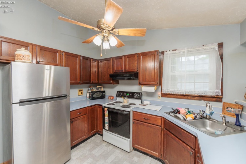 2704 39th, Lorain, 44053, 3 Bedrooms Bedrooms, ,2 BathroomsBathrooms,Residential,For Sale,39th,20261621