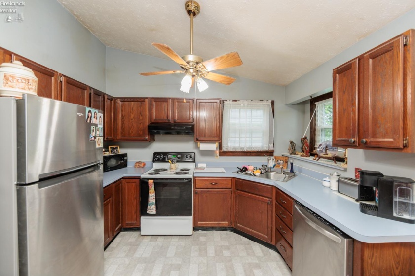 2704 39th, Lorain, 44053, 3 Bedrooms Bedrooms, ,2 BathroomsBathrooms,Residential,For Sale,39th,20261621