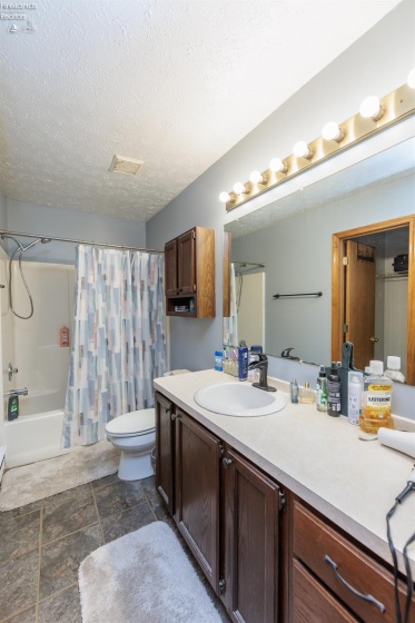 2704 39th, Lorain, 44053, 3 Bedrooms Bedrooms, ,2 BathroomsBathrooms,Residential,For Sale,39th,20261621