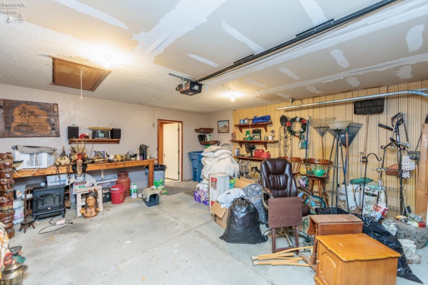 2704 39th, Lorain, 44053, 3 Bedrooms Bedrooms, ,2 BathroomsBathrooms,Residential,For Sale,39th,20261621