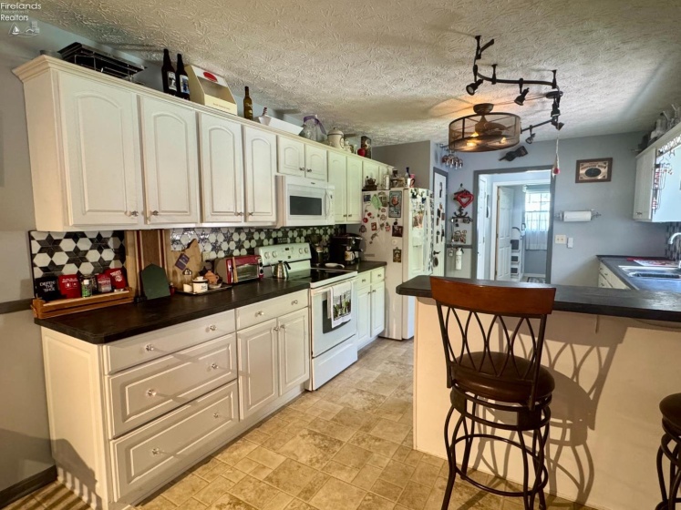 743 Dogwood Lane, Vermilion, 44089, 3 Bedrooms Bedrooms, ,2 BathroomsBathrooms,Residential,For Sale,Dogwood,20261616