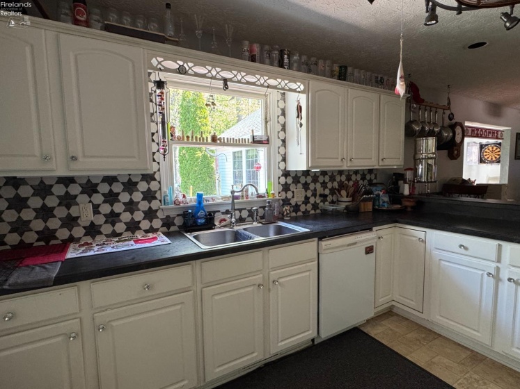 743 Dogwood Lane, Vermilion, 44089, 3 Bedrooms Bedrooms, ,2 BathroomsBathrooms,Residential,For Sale,Dogwood,20261616