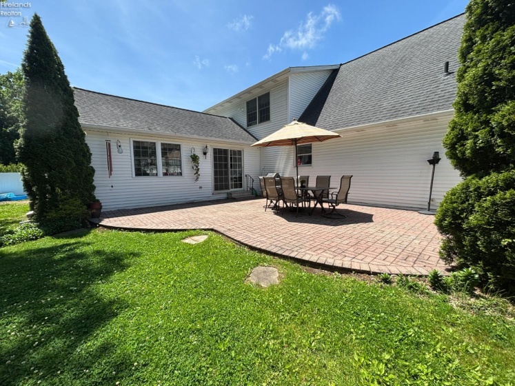 743 Dogwood Lane, Vermilion, 44089, 5 Bedrooms Bedrooms, ,2 BathroomsBathrooms,Residential,For Sale,Dogwood,20261616