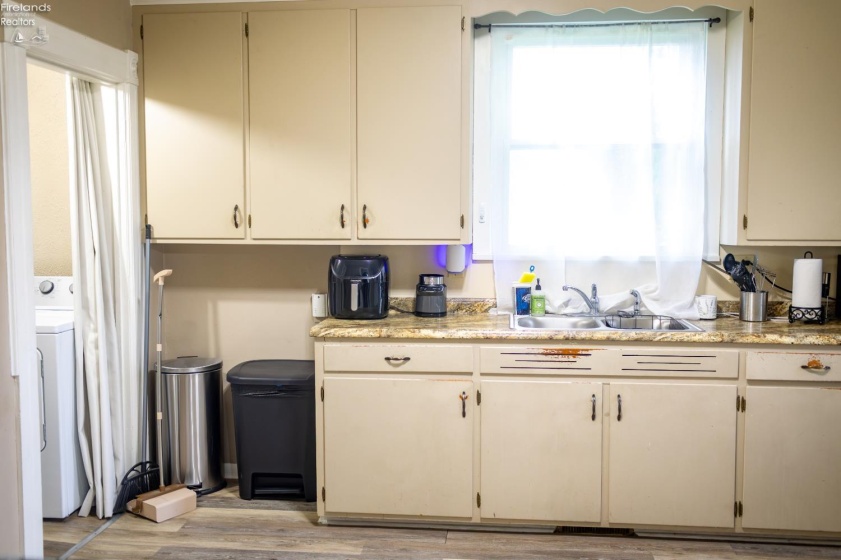 806 Napoleon Street, Fremont, 43420, ,Multiple Units,For Sale,Napoleon,20261624
