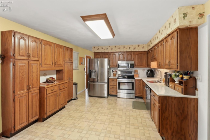 213 Beechwood Drive, Tiffin, 44883, 2 Bedrooms Bedrooms, ,2 BathroomsBathrooms,Residential,For Sale,Beechwood,20261623