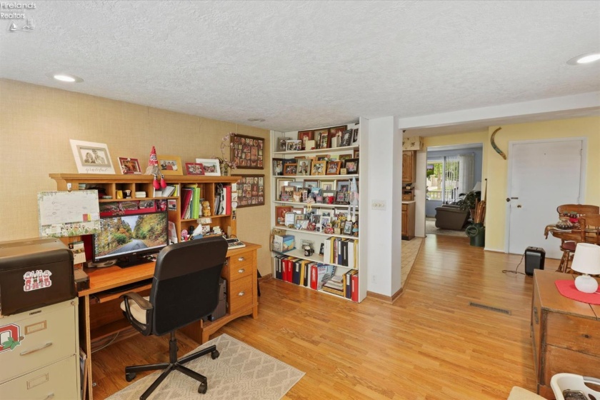 213 Beechwood Drive, Tiffin, 44883, 2 Bedrooms Bedrooms, ,2 BathroomsBathrooms,Residential,For Sale,Beechwood,20261623