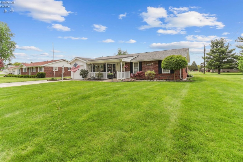 213 Beechwood Drive, Tiffin, 44883, 2 Bedrooms Bedrooms, ,2 BathroomsBathrooms,Residential,For Sale,Beechwood,20261623