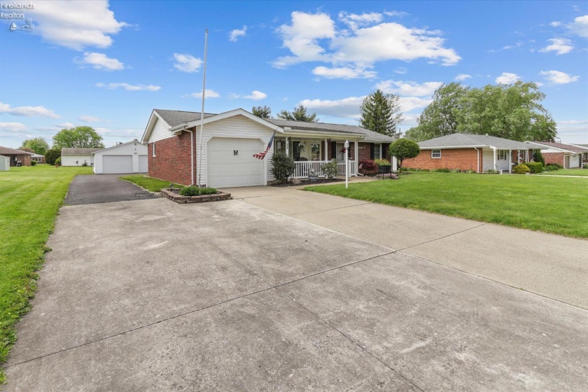 213 Beechwood Drive, Tiffin, 44883, 2 Bedrooms Bedrooms, ,2 BathroomsBathrooms,Residential,For Sale,Beechwood,20261623