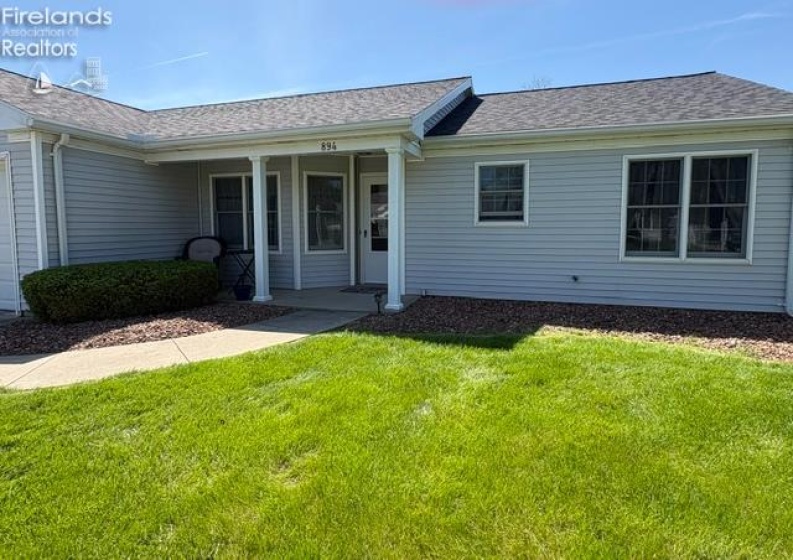894 Meadow Lane, Fremont, 43420, 2 Bedrooms Bedrooms, ,2 BathroomsBathrooms,Residential,For Sale,Meadow Lane,20261610