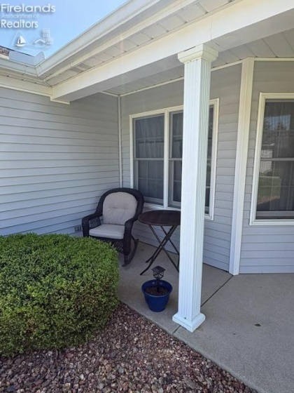 894 Meadow Lane, Fremont, 43420, 2 Bedrooms Bedrooms, ,2 BathroomsBathrooms,Residential,For Sale,Meadow Lane,20261610