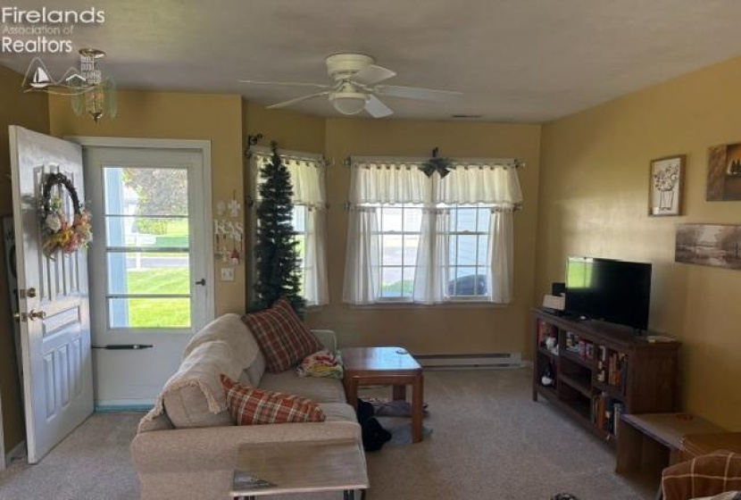 894 Meadow Lane, Fremont, 43420, 2 Bedrooms Bedrooms, ,2 BathroomsBathrooms,Residential,For Sale,Meadow Lane,20261610
